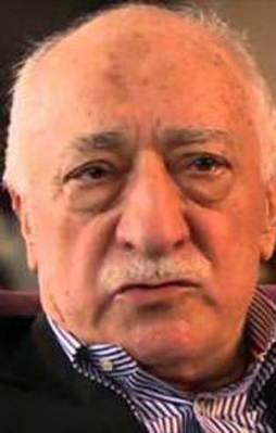 FETÖ'nün 'firari' özel doktoru kovuldu