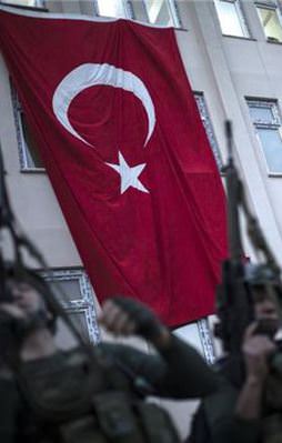 Tekbir dua ve "komando andı" ile yola çıktılar