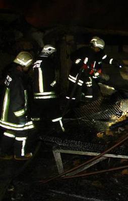 Yangında baba ve 6 oğlu can verdi