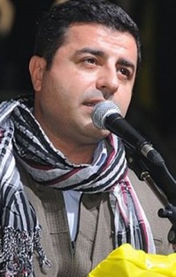 Can Dündar tezgahına HDP de yetişti