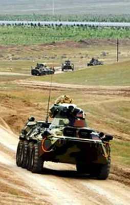 Azerbaycan ordusu tatbikat yapıyor