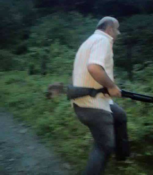 Halk eline silah alıp terörist avına çıktı!-1