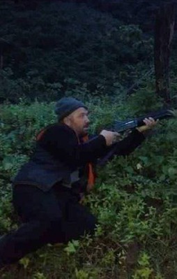 Halk eline silah alıp terörist avına çıktı!