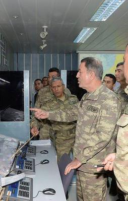 Genelkurmay Başkanı çatışma bölgesinde