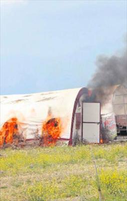 HDP mülteci çadırını yaktı