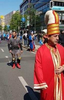 Almanya polisi Mehter'den korktu