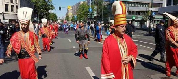 Almanya polisi Mehter'den korktu