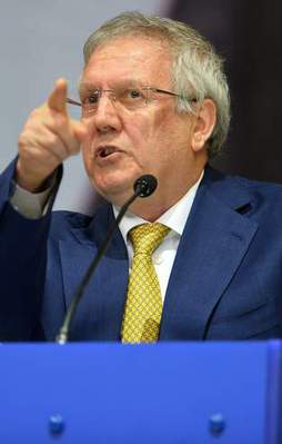 Ligin bitmesini beklemedi! Hepsinin ipini çekti