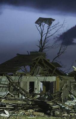 ABD'de hortumlar 2 can aldı