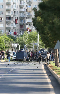 Diyarbakır'da bombalı saldırı