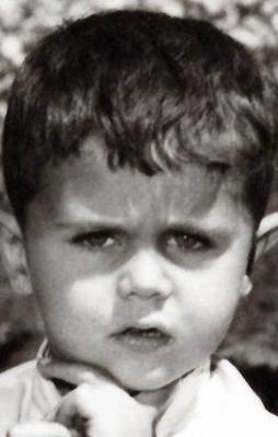 Bu çocuk yüzbinlerce kişinin katili!