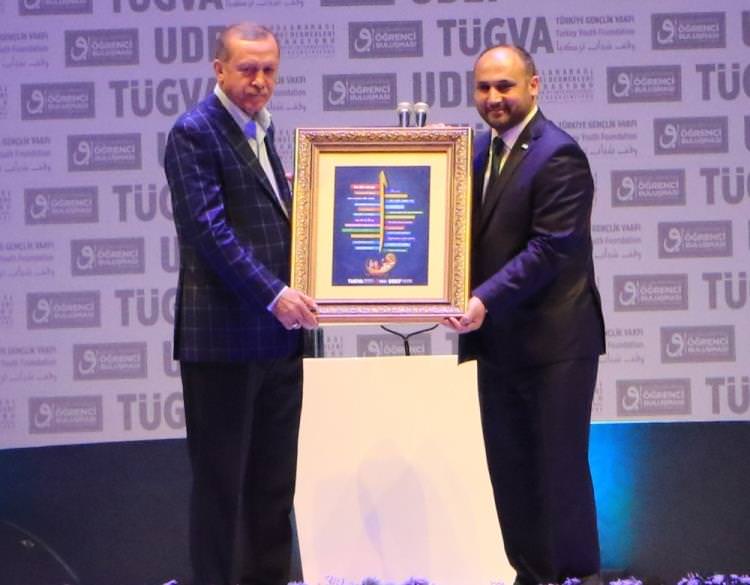 Cumhurbaşkanı Erdoğan’a anlamlı hediye-1