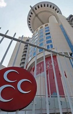 Muhalifler yasağa rağmen toplandı