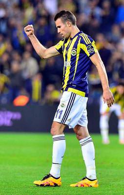 Fener'i Persie sırtladı
