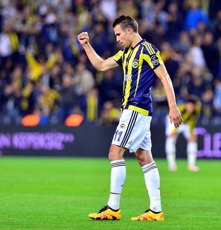 Fener'i Persie sırtladı