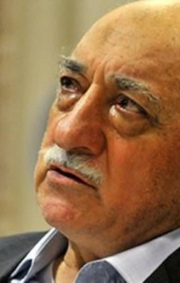 Gülen'e tapıyorlar!