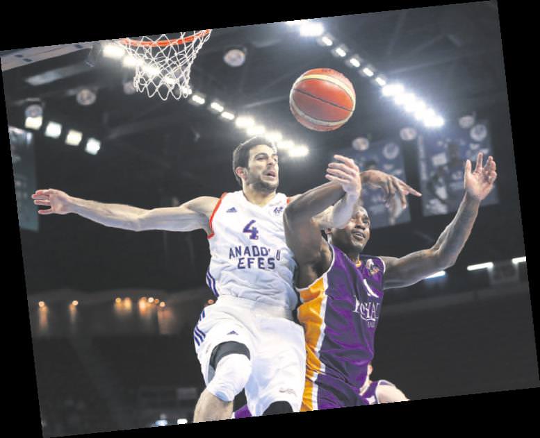 Efes son çeyrekte Halı gibi çırptı!