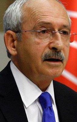 Yüzü bile kızarmıyor!