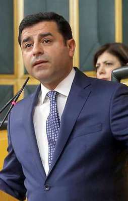 İşte HDP'de fezlekesi bulunan PKK sever vekiller!
