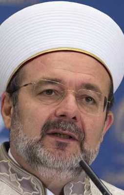 Görmez'den 3 dilde kandil mesajı