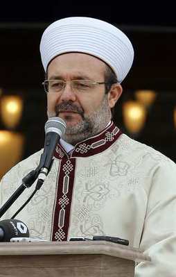 Mehmet Görmez'den 3 dilde kandil mesajı