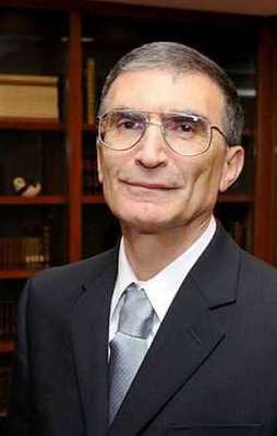 Sancar: 5 TL'lik banknotta hata var