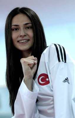 Milli tekvandocu İrem Yaman Avrupa şampiyonu