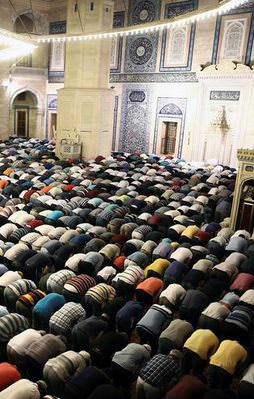 Tüm yurtta Berat Kandili coşkusu