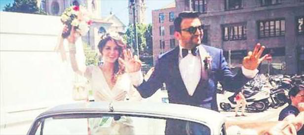 Milano’da halkı selamladı