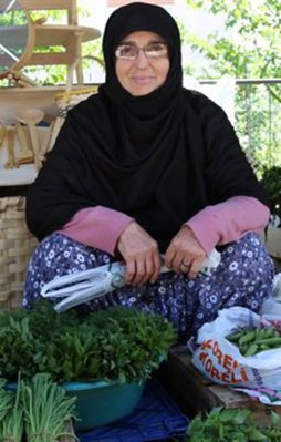 Kardeşinin bakan olduğunu pazarda öğrendi