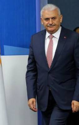 Binali Yıldırım'ı arayan ilk ülke!