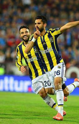 UEFA'dan Alper Potuk ve Volkan Şen'e şok ceza