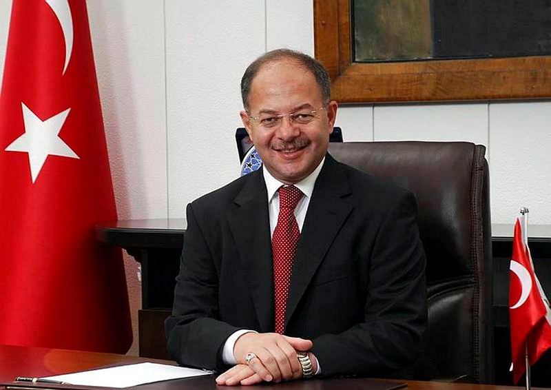 Efsane bakan geri döndü