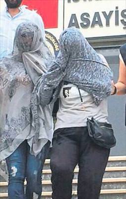 Aile süsü verip 22 bin TL çaldılar