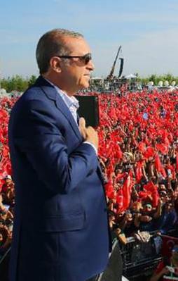 Fetih töreninde dikkat çeken slogan!