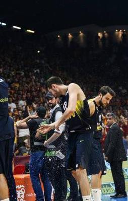 Dev derbide olaylar çıktı!