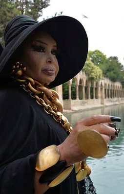 Bülent Ersoy Balıklıgöl'de dua etti