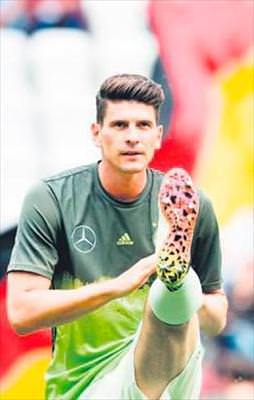 Beşiktaş’ta 2 yıl daha oynayabilirim