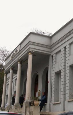 Mimarlar Odası Yıldız Sarayı'ndan çıkarıldı