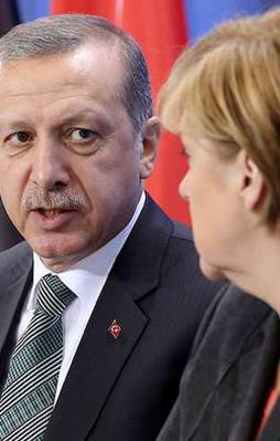 Erdoğan'dan Merkel'e kritik uyarı