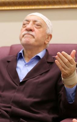 FETÖ'nün himmetçileri tutuklandı