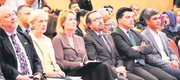 Orada başka burada Bass'ka