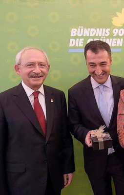 Cem Özdemir hainlikte sınır tanımadı!