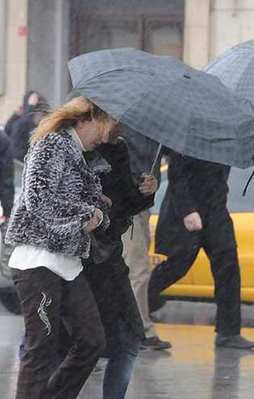 Meteoroloji İstanbul için saat verdi