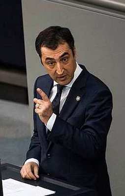 Sözde Türk Cem Özdemir'e büyük şok!