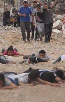 Teslim olan teröristler silahlarını bakın ne yapmış