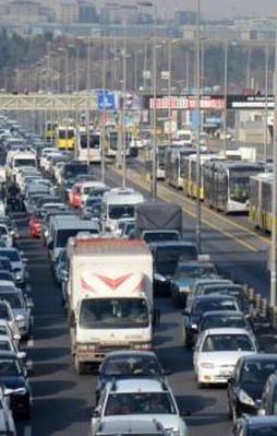 İstanbullular pazar günü bu yollara dikkat!