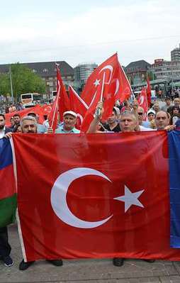 Almanya'da skandal karara protesto