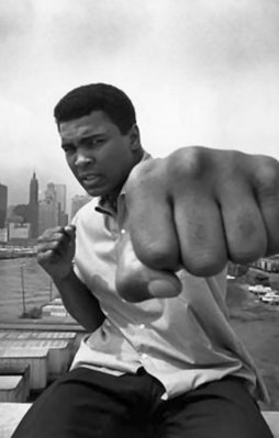 Muhammed Ali hayatını kaybetti!