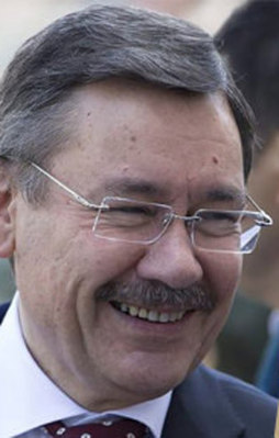 Büyükşehir belediyesi anketinde AK Parti farkı